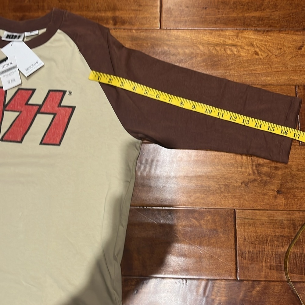 Cotton On License Quarter Sleeve Raglan T-Shirt - Picture 9 of 12